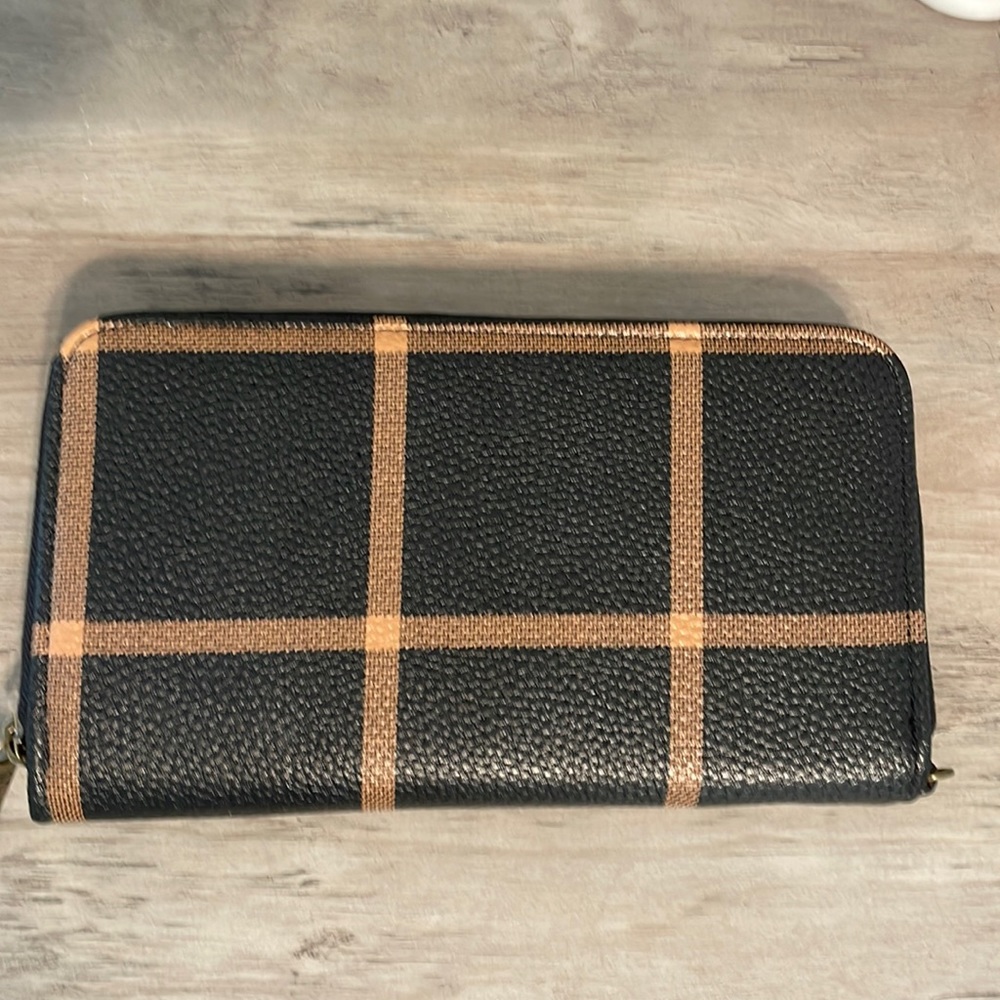 •Thirty-One all about the Benjamins wallet•